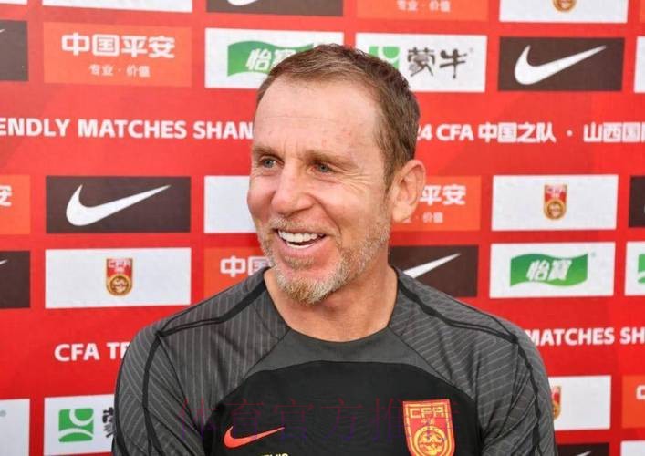 扬戈维奇出任U19男足黄队主教练